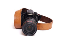 Load image into Gallery viewer, Golden arrow leather camera strap belt